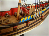 Modele statków - Żółty Lew - zdjęcie z boku